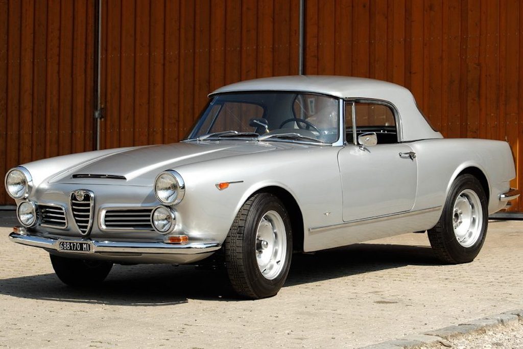 Alfa romeo 2600 grigia